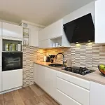 2207 * Pula