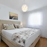 2207 Lägenhet *